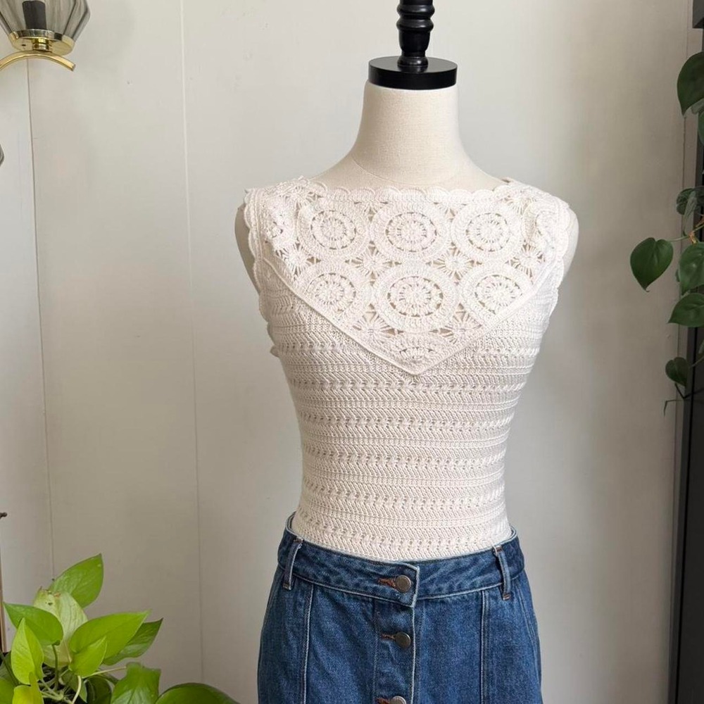 Abercrombie and Fitch White Cream Crochet Floral Sweater Bodysuit Small